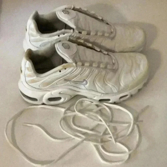 Nike Air Max Plus TN ‘Triple White’ (AJ2029 100) Shoes Size: 6.5Y Preloved - Picture 1 of 6